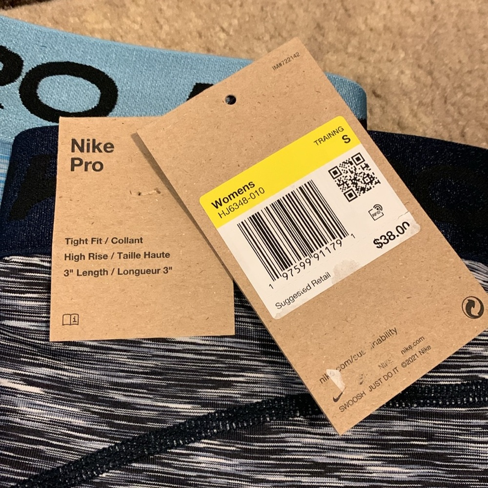 ❤️SOLD❤️ (2)⚡️Nike pro spandex shorts for women! NWT - Picture 4 of 5